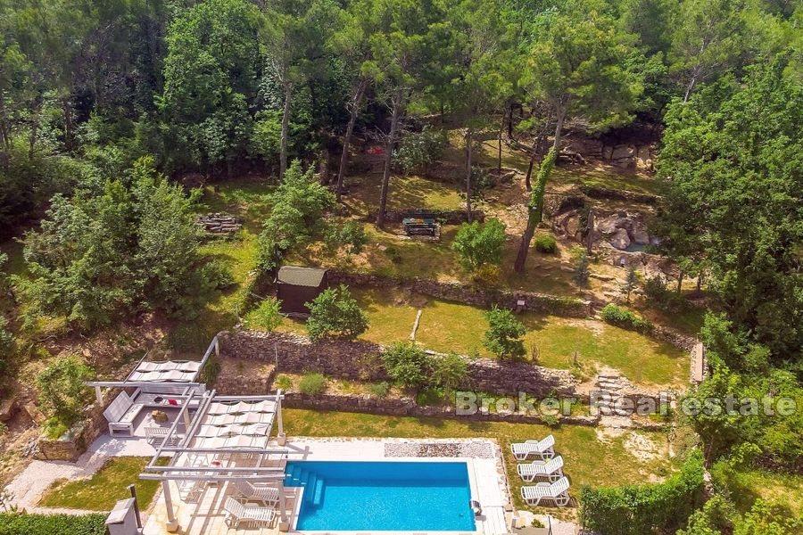 Nær Split - Villa på en romslig tomt