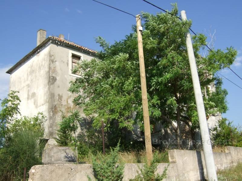 Skradin, kamenný dom na renováciu