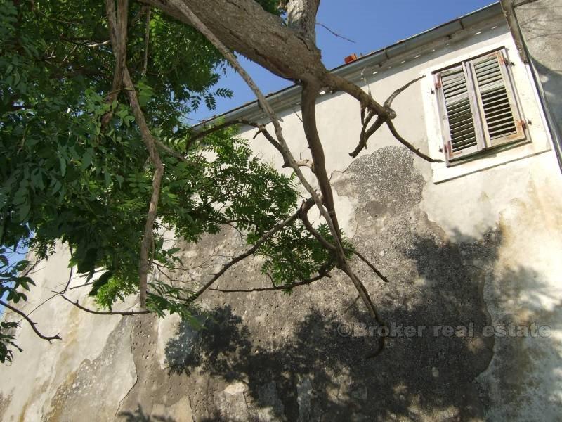 Skradin, kamenný dom na renováciu