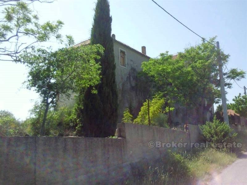 Skradin, kamenný dom na renováciu