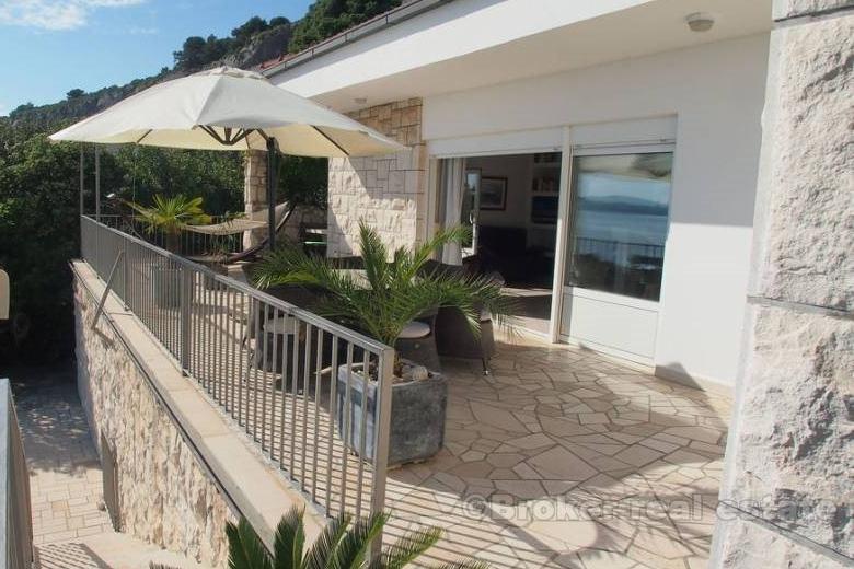île de Hvar, villa en bord de mer