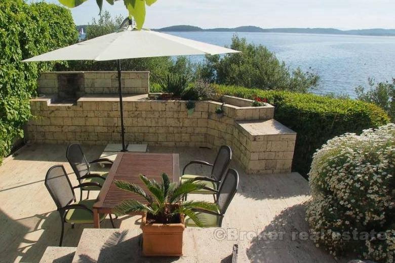 île de Hvar, villa en bord de mer