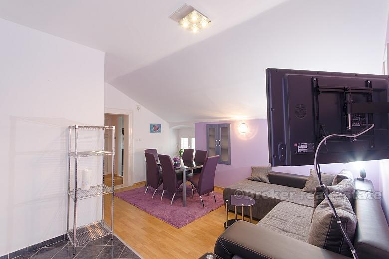 centro di Spalato, rinnovato appartamento con tre camere da letto