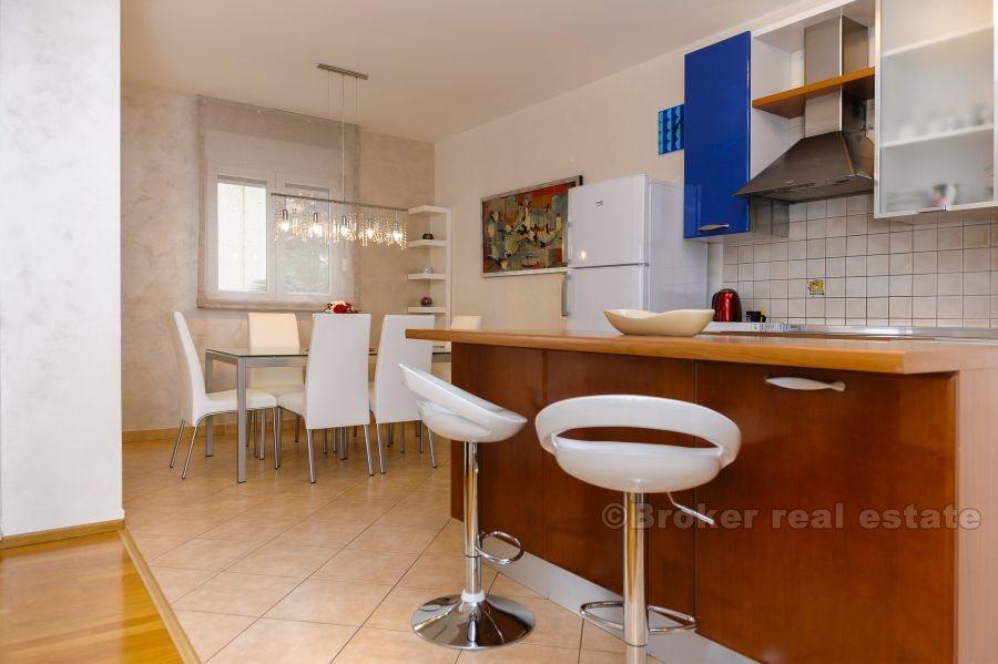 Split city, two-bedroom apartment