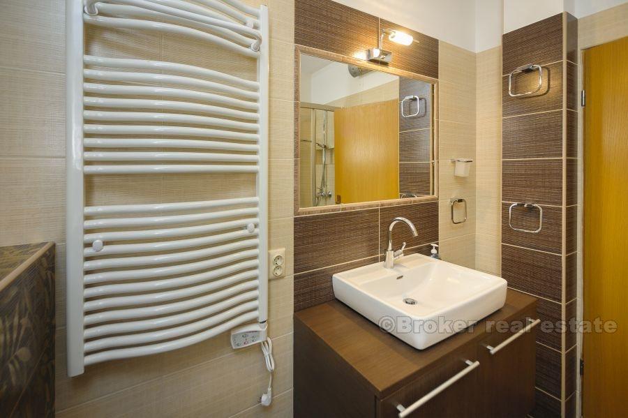 Split city, two-bedroom apartment