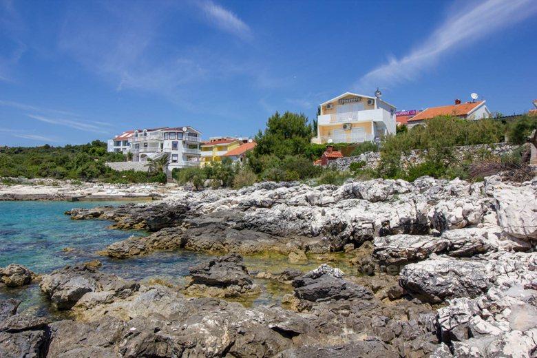 Rogoznica, kuća uz samo more
