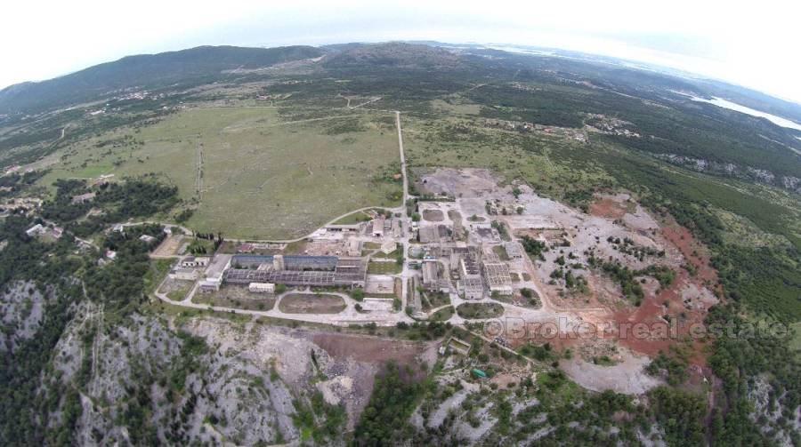 u blizini Šibenika, projekt - turistički kompleks