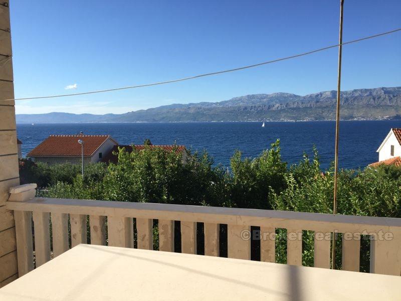 otok Brač. Lijepa dvojna kuća