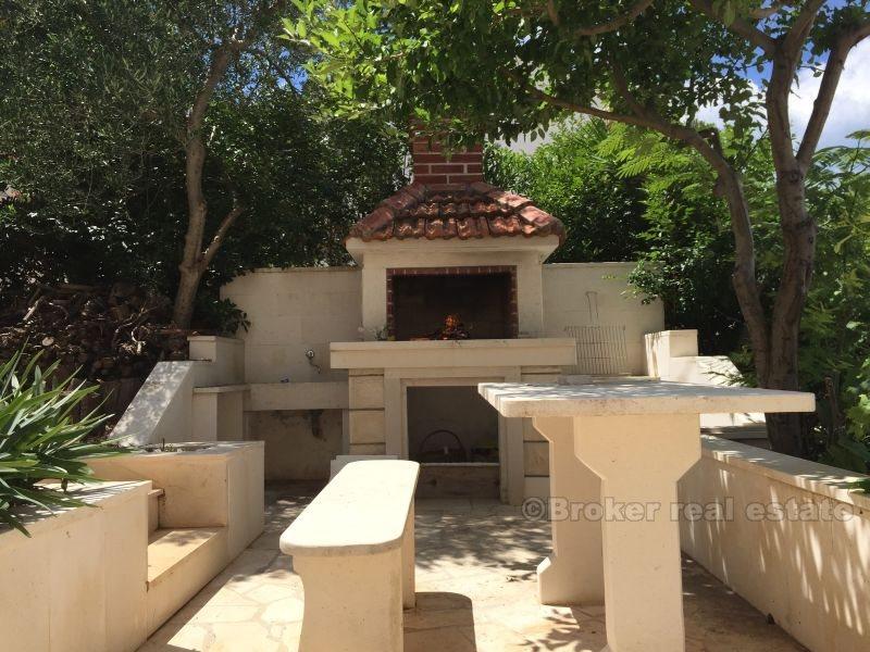 ostrov Brač. Krásny rodinný dom