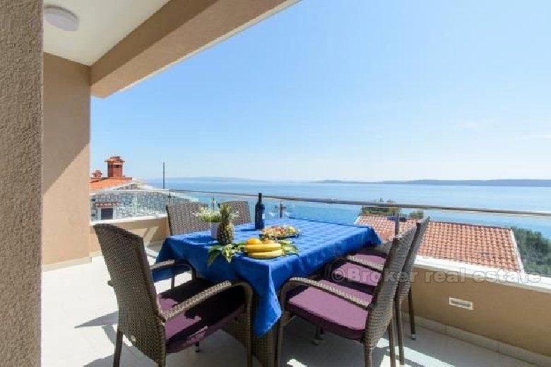 ön Ciovo. Lyxig lägenhet i en nybyggd villa