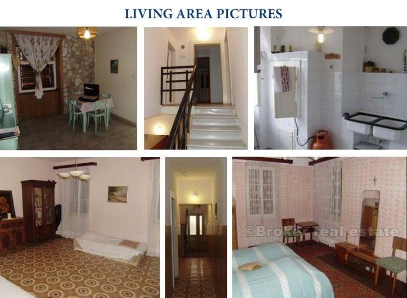 wyspa Vis. Tradycyjny dom w zabudowie bliźniaczej