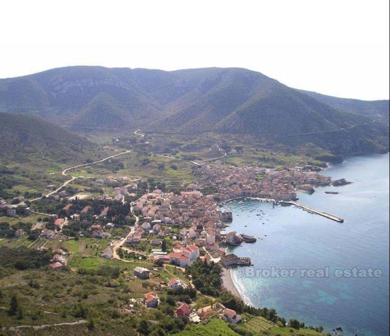 wyspa Vis. Tradycyjny dom w zabudowie bliźniaczej