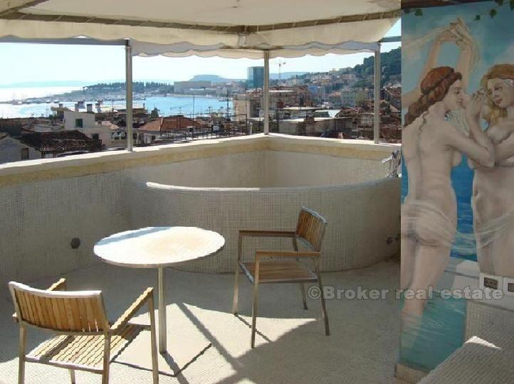 Split - luksus renovert leilighet med tre soverom