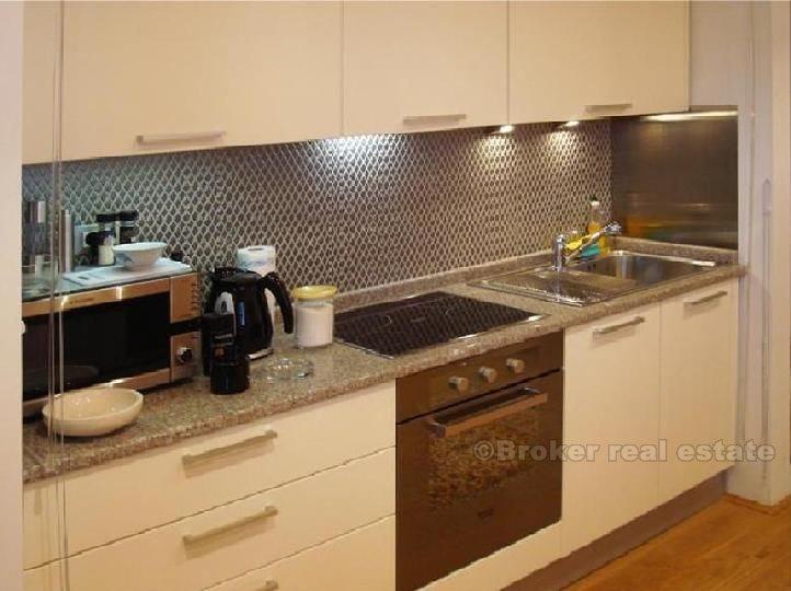 Split - luksus renovert leilighet med tre soverom