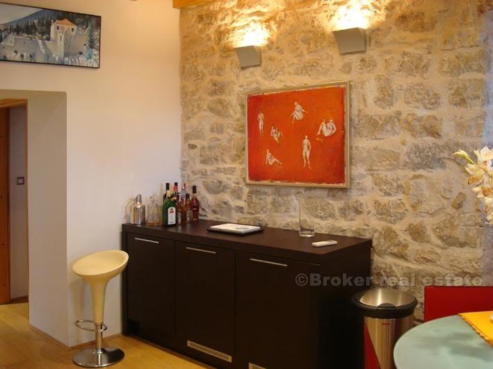 Split - luksus renovert leilighet med tre soverom