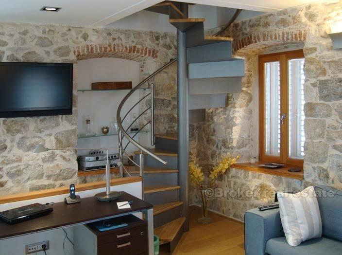 Split - luksus renovert leilighet med tre soverom