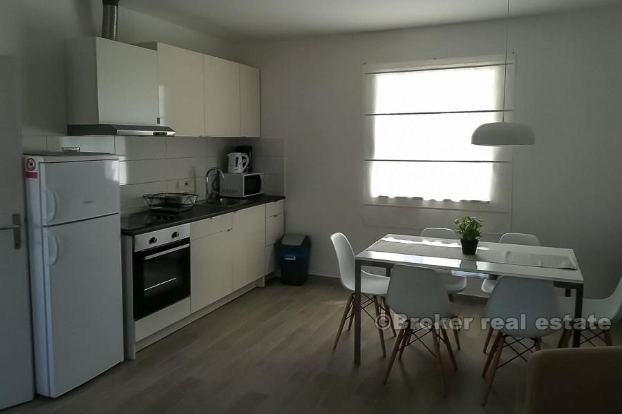 øya Brac, villa med svømmebasseng