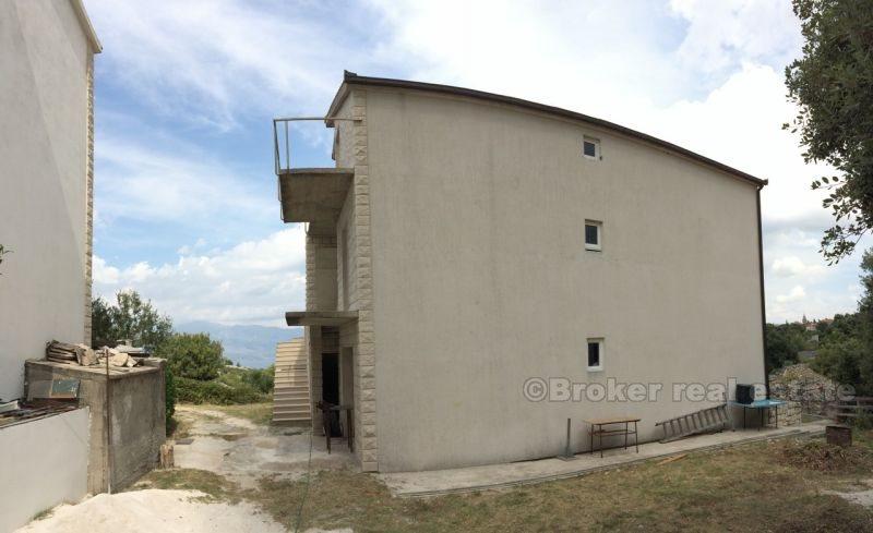Île de Brac - maison en construction