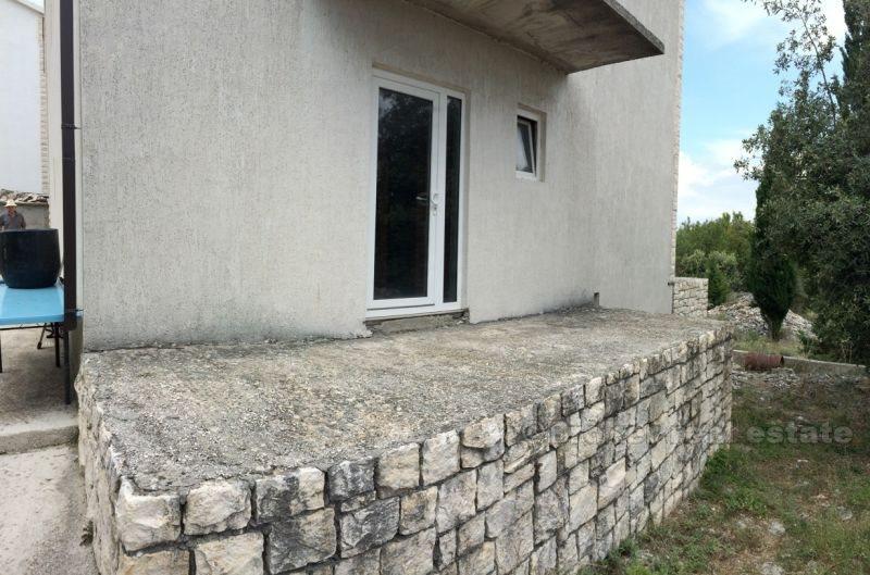Île de Brac - maison en construction