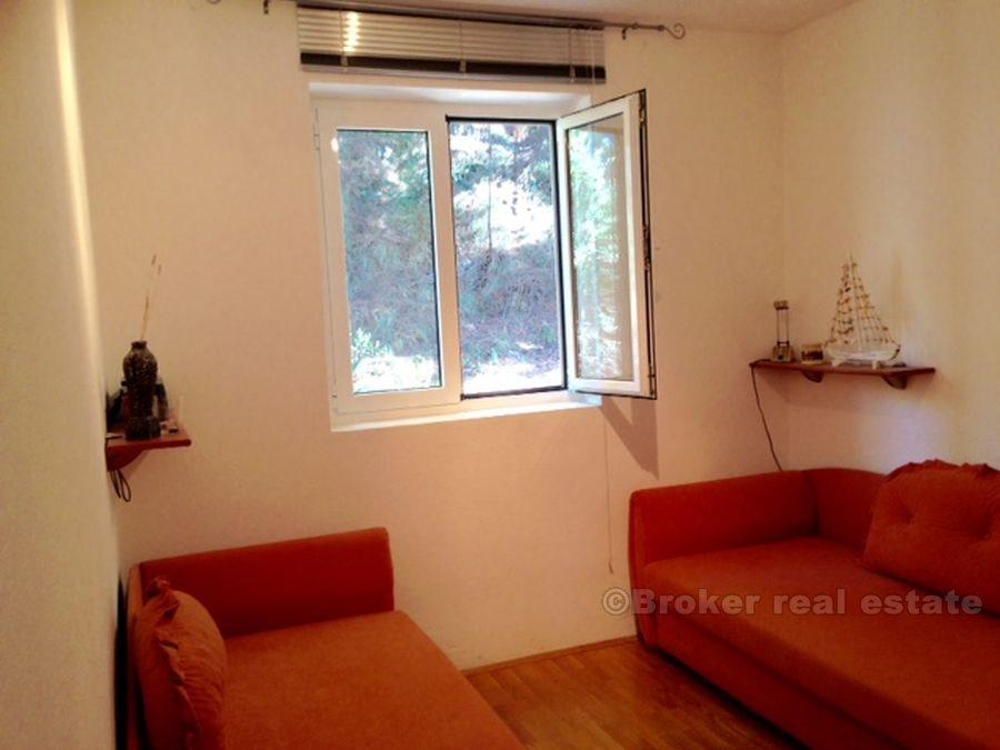 U blizini Omiša - trosobni stan