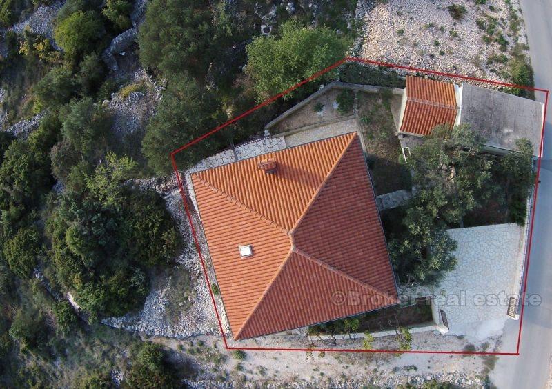 U blizini Rogoznice, kuća s panoramskim pogledom