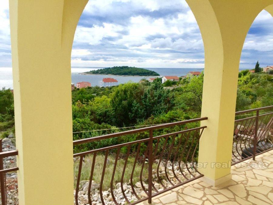 Vicino a Rogoznica, casa con vista panoramica