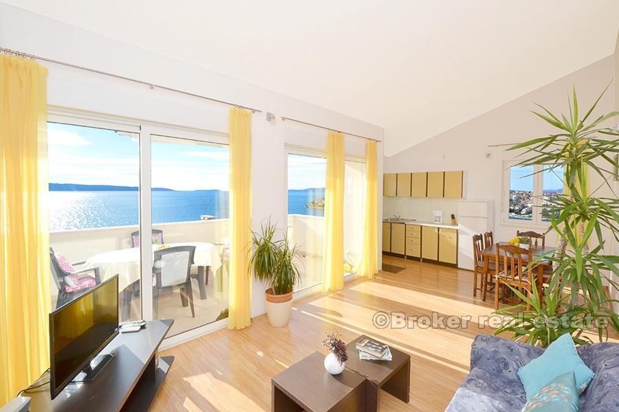 Ciovo - Detached house with swimming pool and sea view