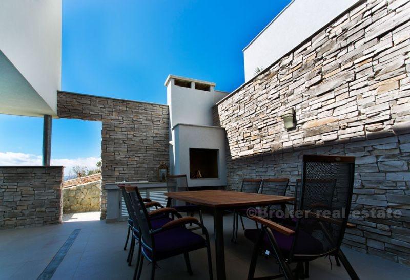 près d'Omis, villa moderne
