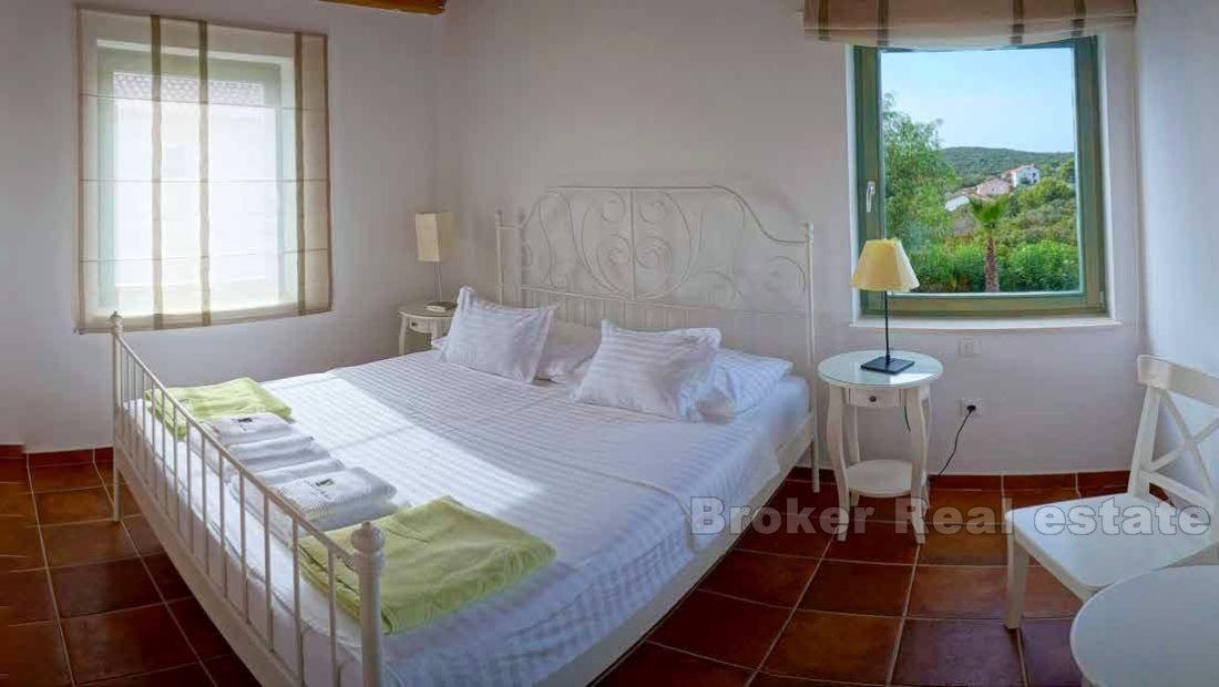 øya Ugljan, luksuriøse villaer