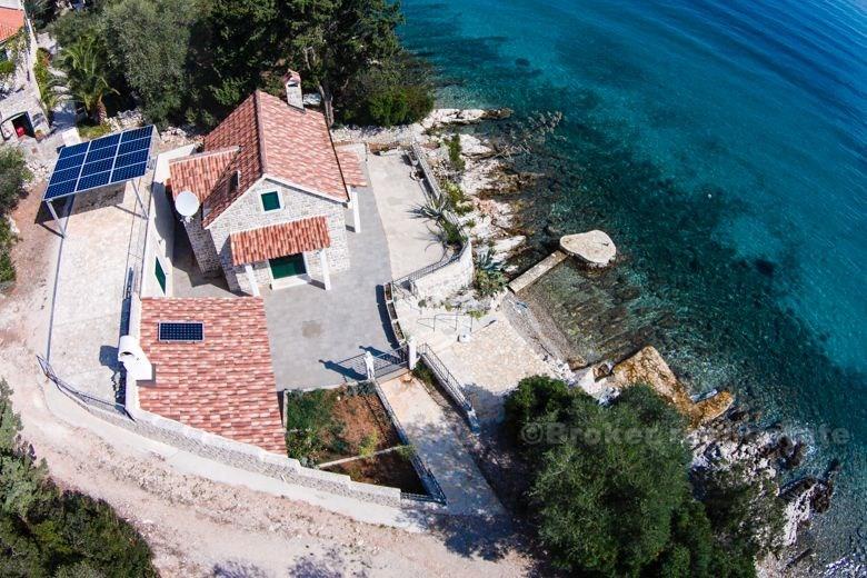 øy av Hvar, villa ved sjøen