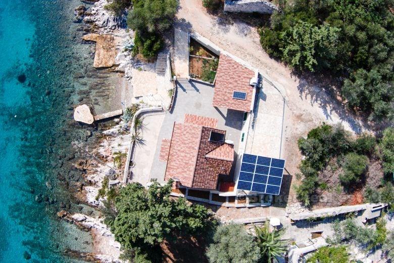 øy av Hvar, villa ved sjøen