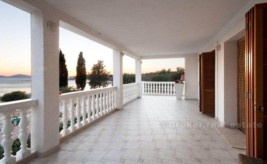 in der Nähe des Naturparks "Vransko jezero" schöne Villa