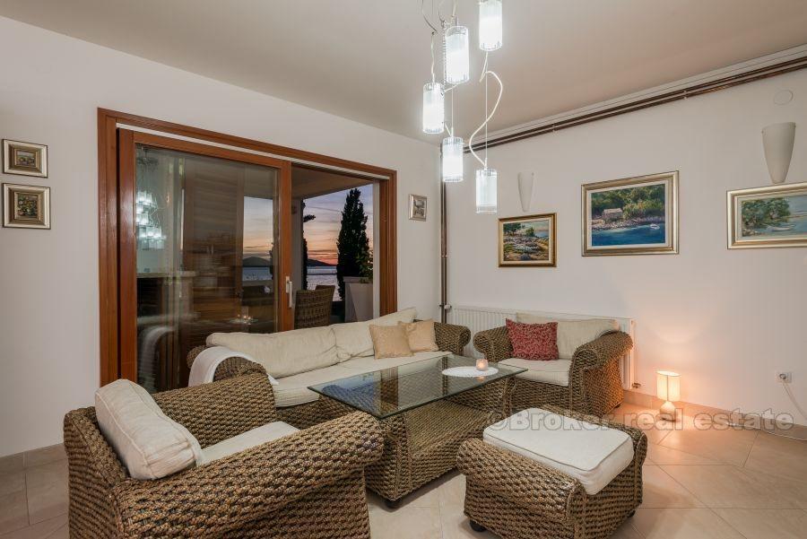 in der Nähe des Naturparks "Vransko jezero" schöne Villa