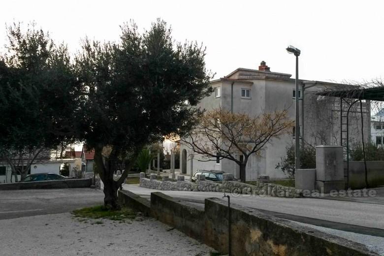 nedaleko Omiše, dům