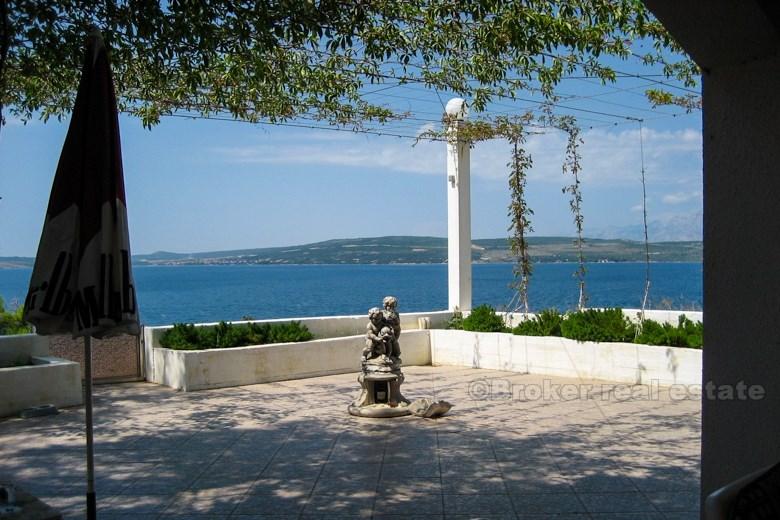 Novigrad, vicino a Zara, appartamento con tre camere da letto