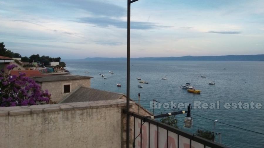 wyspa Brac, kamienny dom w centrum Bol