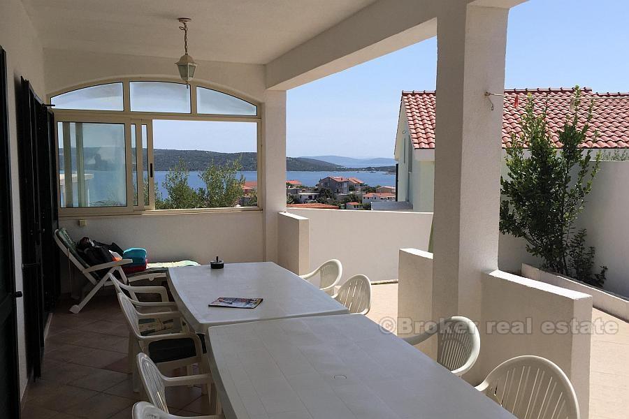 vicino a Rogoznica, casa