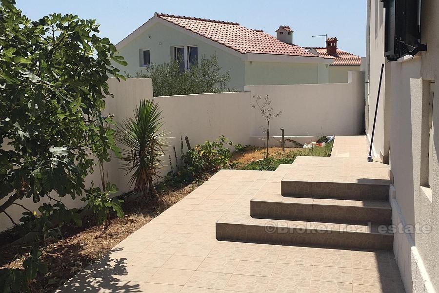 vicino a Rogoznica, casa