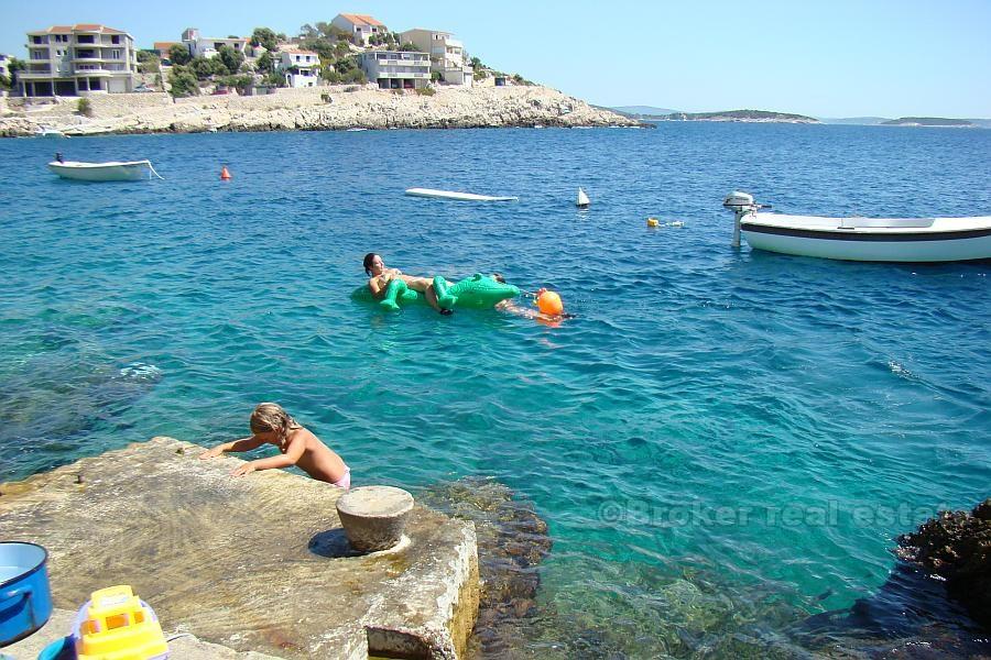 vicino a Rogoznica, casa