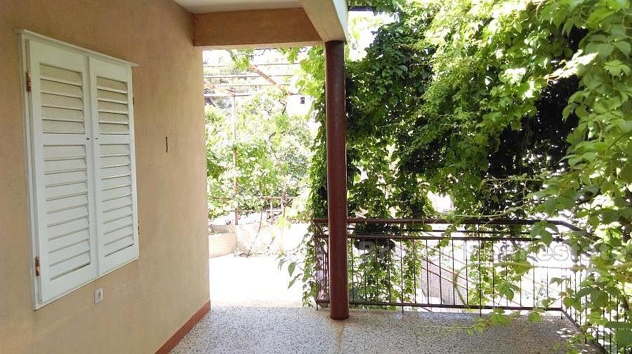 Ostrov Brač, rodinný dom, 3. rad od mora