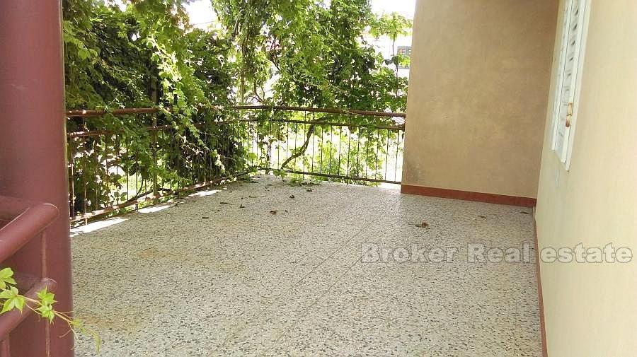 Ostrov Brač, rodinný dom, 3. rad od mora