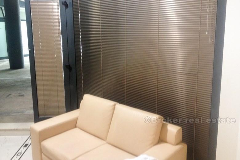 Split, Zenta, commercial property