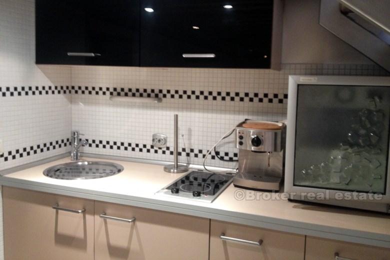 Split, Zenta, commercial property