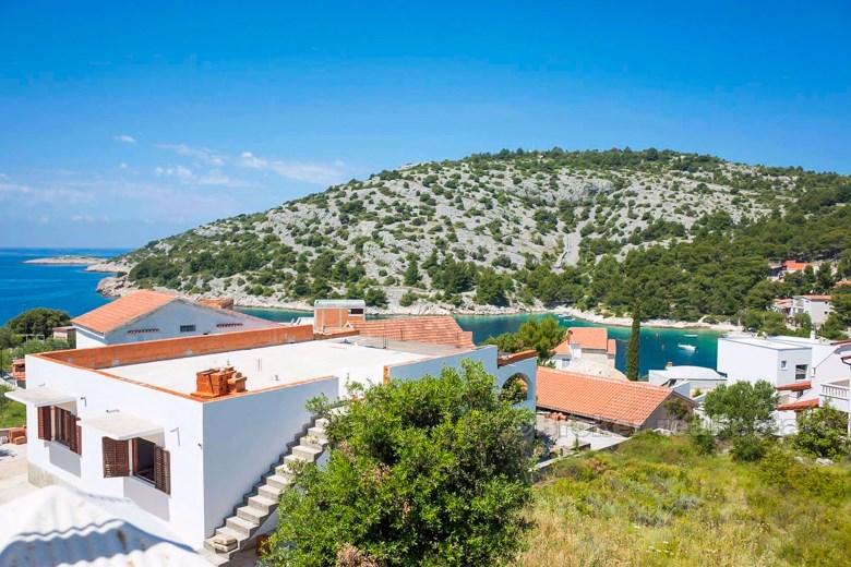 Rogoznica area, house with sea view