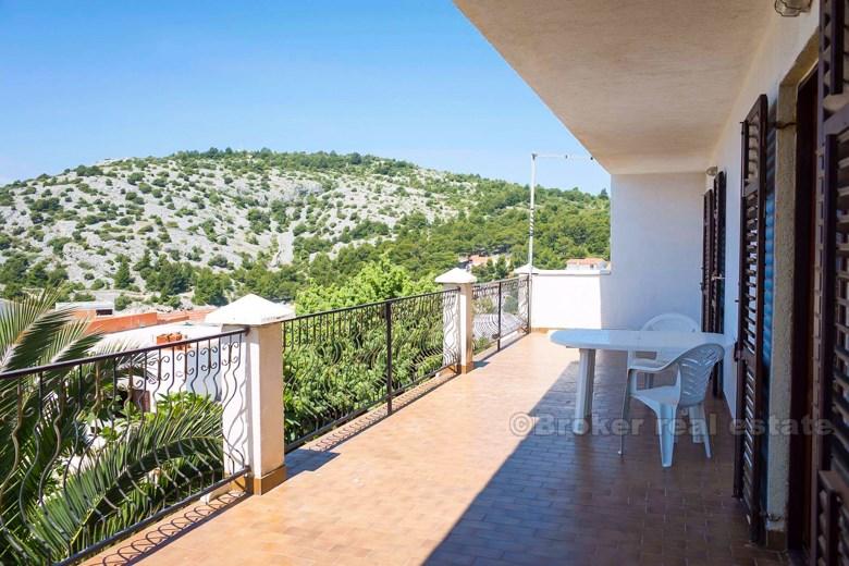 Rogoznica area, house with sea view