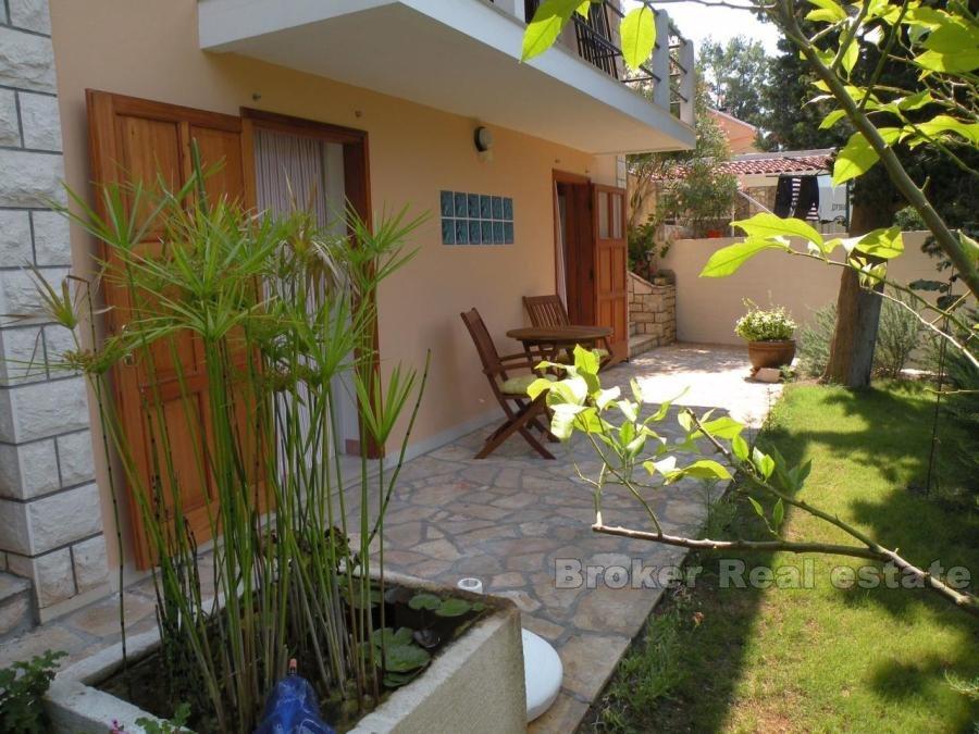 øya Korcula, hus ved sjøen