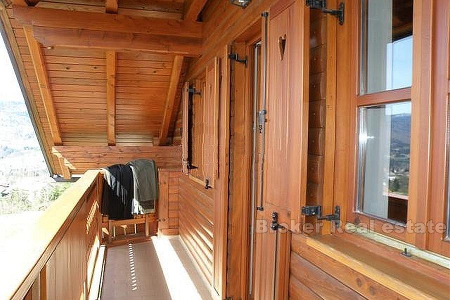 domy z wielkiej ziemi w pobliżu Ogulinie