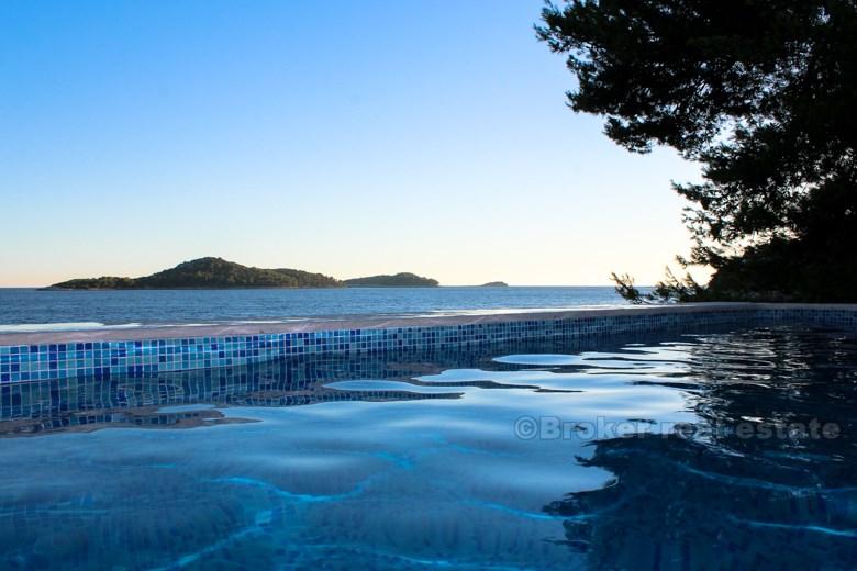 wyspa Korčula, willa nad morzem z basenem
