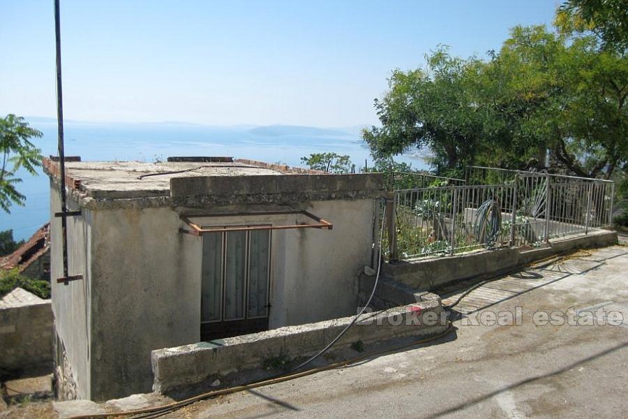 Podstrana, a small unfinished house