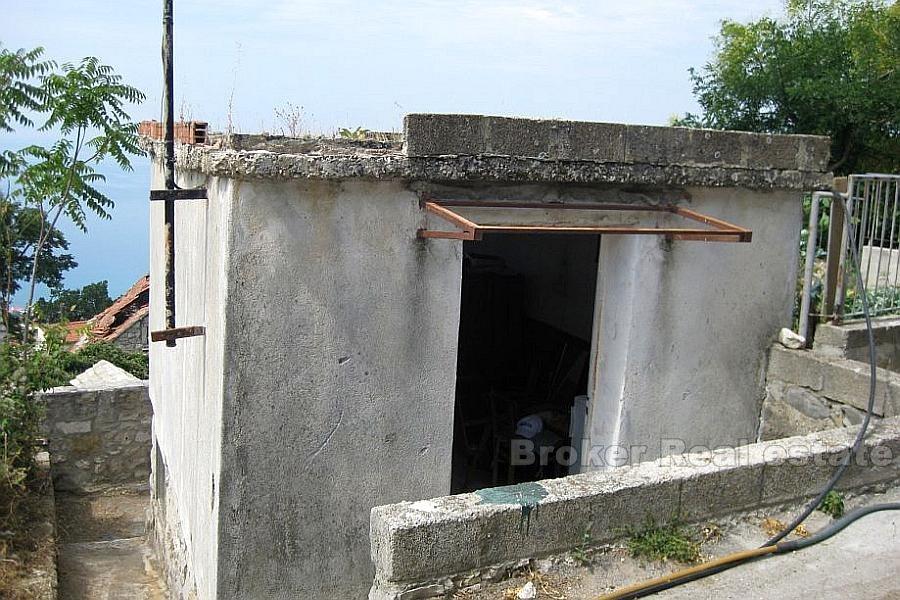 Podstrana, a small unfinished house